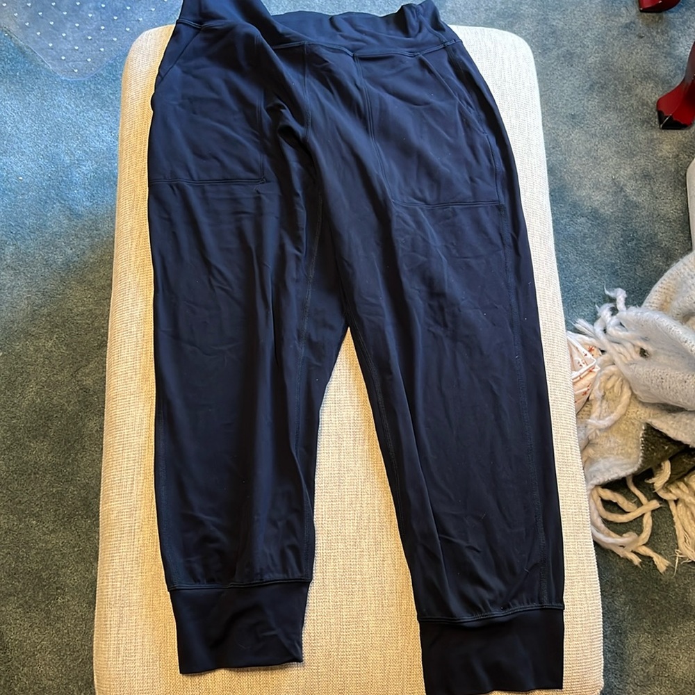Lululemon Crop pants/tights with pockets